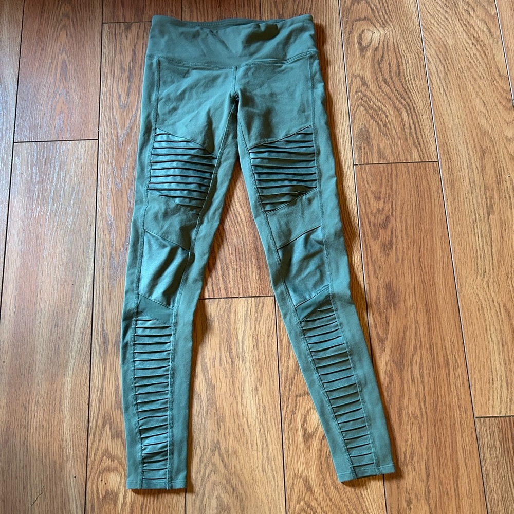 Alo Yoga Moto Leggings